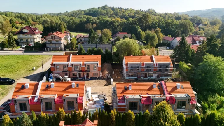 Wrzesień 2026 – postęp budowy osiedla domów w Krakowie – Swoszowice